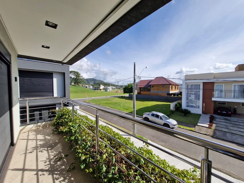 Casa de Alto Padrão em Condomínio de Luxo em Camboriú: 8ª foto da galeria de imagens do imóvel