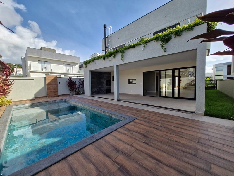 Casa de Alto Padrão em Condomínio de Luxo em Camboriú: 42ª foto da galeria de imagens do imóvel
