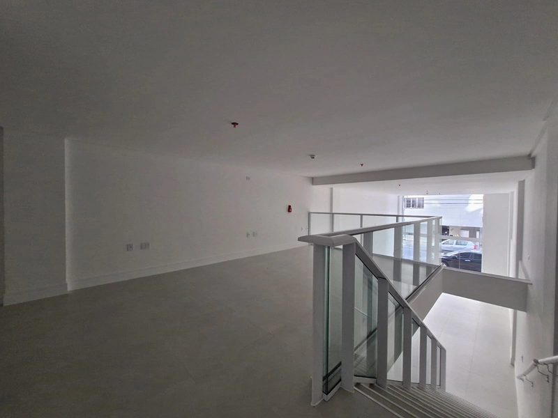 SALA COMERCIAL – SEGUNDA AVENIDA NA MEIA PRAIA : 5ª foto da galeria de imagens do imóvel