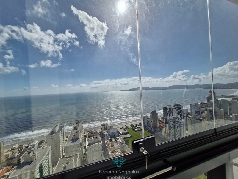 Luxo e Conforto Frente à Avenida Nereu Ramos em Itapema, SC: 35ª foto da galeria de imagens do imóvel