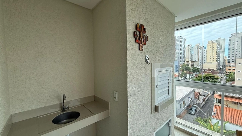 Apartamento para locação na Meia Praia.: 3ª foto da galeria de imagens do imóvel