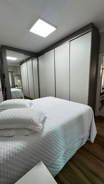 Apartamento mobiliado em Meia Praia a 150m do mar: 17ª foto da galeria de imagens do imóvel