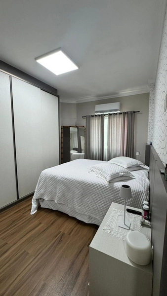 Apartamento mobiliado em Meia Praia a 150m do mar: 15ª foto da galeria de imagens do imóvel