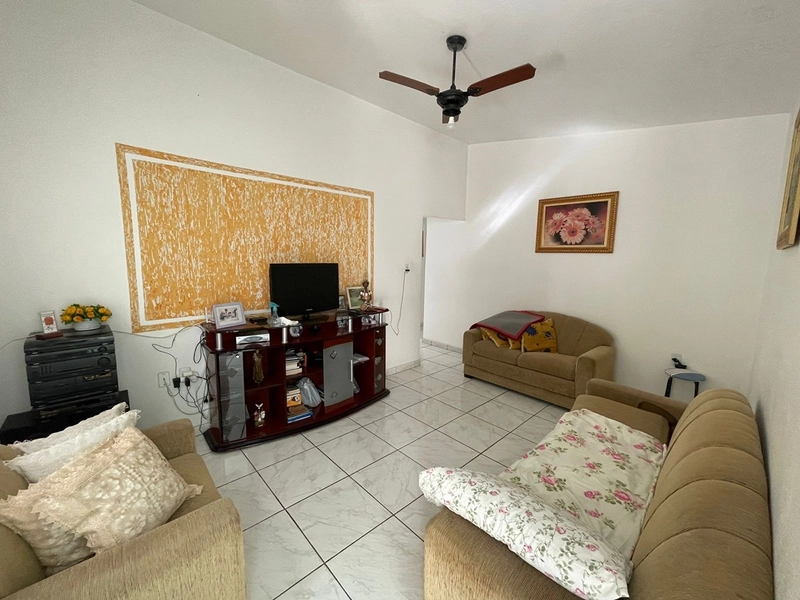 Casa Ampla em Meia Praia - Aconchegante com 3 Dormitórios – 107m² de Área Útil: 1ª foto da galeria de imagens do imóvel