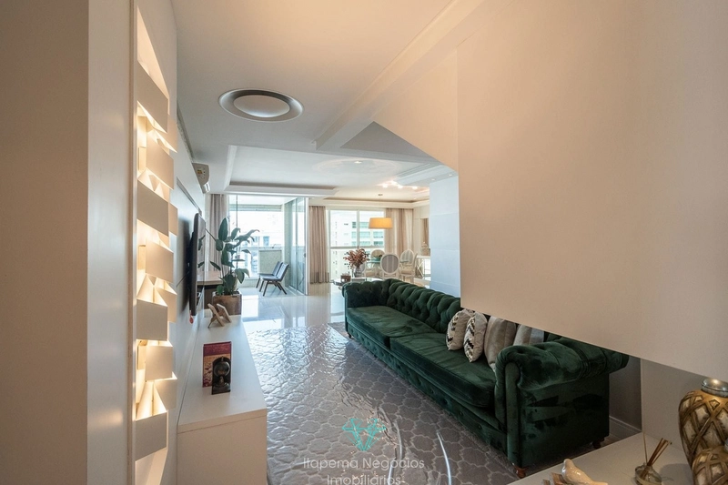 LINDO APARTAMENTO 5 SUÍTES MOBILIADO E DECORADO. Quadra mar: 3ª foto da galeria de imagens do imóvel