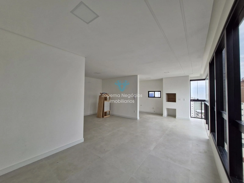 LOCAÇÃO DE APARTAMENTO EM MEIA PRAIA: 1ª foto da galeria de imagens do imóvel