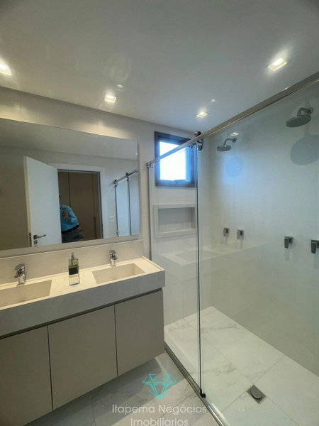 Apartamento mobiliado quadra mar, 4 Suítes 3 vagas.: 26ª foto da galeria de imagens do imóvel