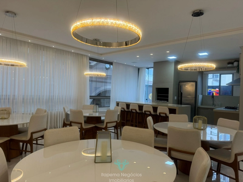 Apartamento mobiliado quadra mar, 4 Suítes 3 vagas.: 20ª foto da galeria de imagens do imóvel