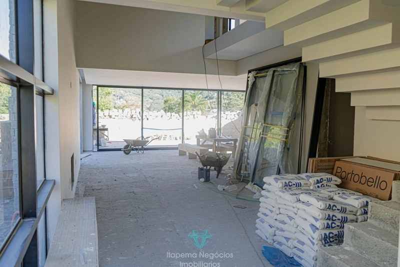 Casa á Venda com 04 Suítes - 04 Vagas de Garagem: 9ª foto da galeria de imagens do imóvel