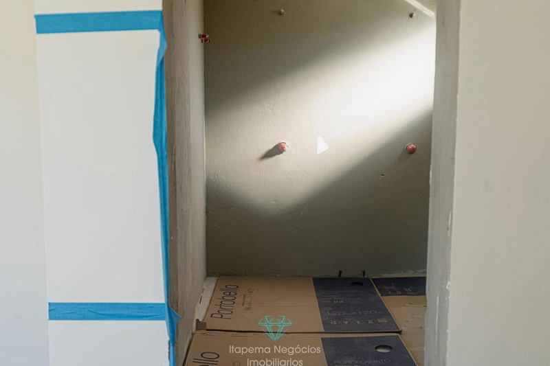 Casa á Venda com 04 Suítes - 04 Vagas de Garagem: 13ª foto da galeria de imagens do imóvel