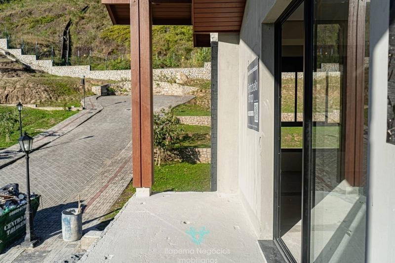 Casa á Venda com 04 Suítes - 04 Vagas de Garagem: 18ª foto da galeria de imagens do imóvel