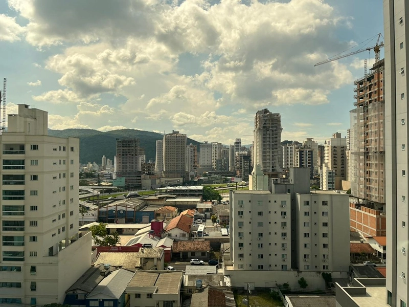 3 Dormitórios Sendo 3 Suítes  Meia Praia - Itapema / SC: 2ª foto da galeria de imagens do imóvel