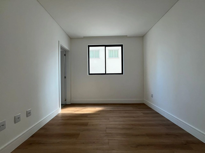 3 Dormitórios Sendo 3 Suítes  Meia Praia - Itapema / SC: 9ª foto da galeria de imagens do imóvel