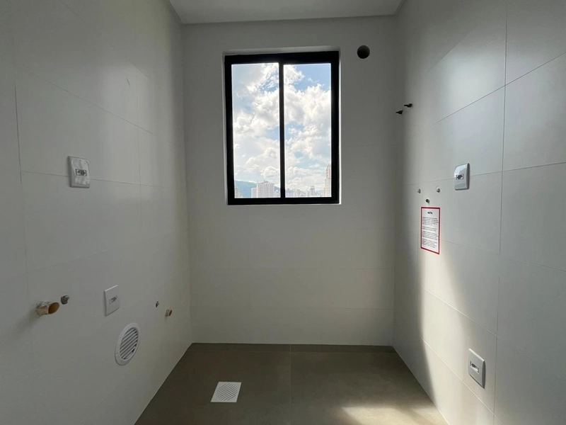 3 Dormitórios Sendo 3 Suítes  Meia Praia - Itapema / SC: 5ª foto da galeria de imagens do imóvel