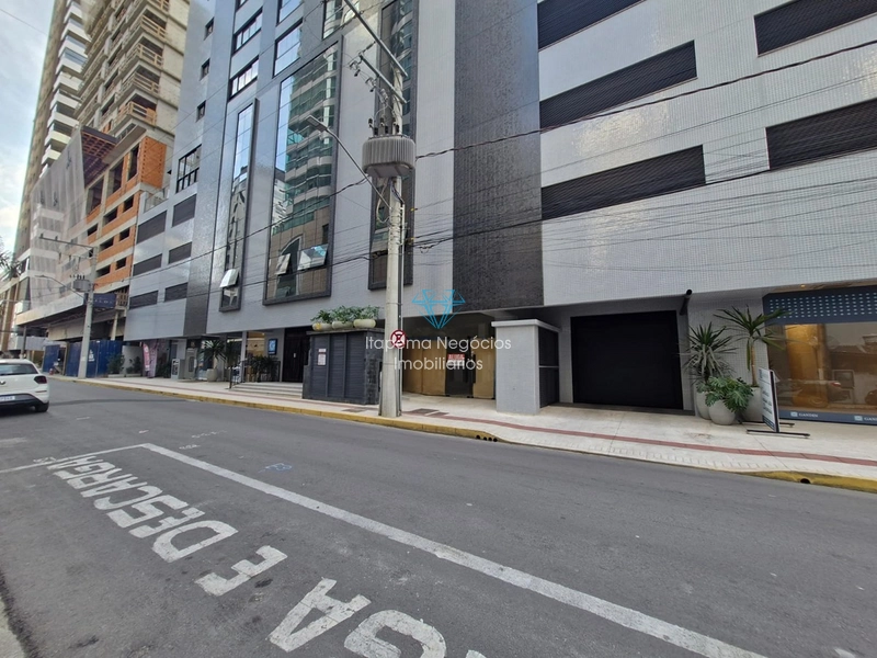 Sala Comercial para locação na Meia Praia: 4ª foto da galeria de imagens do imóvel