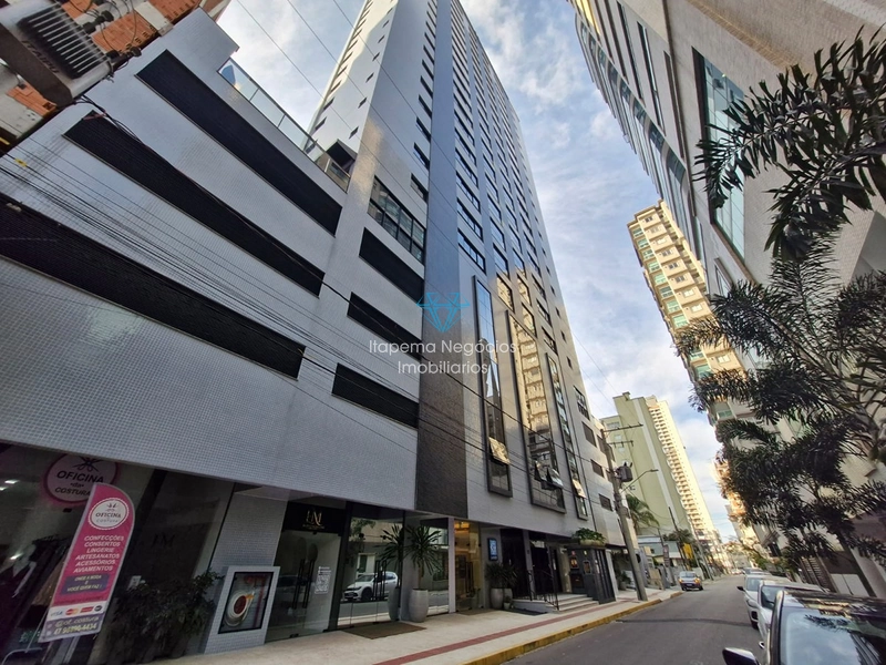 Sala Comercial para locação na Meia Praia: 2ª foto da galeria de imagens do imóvel