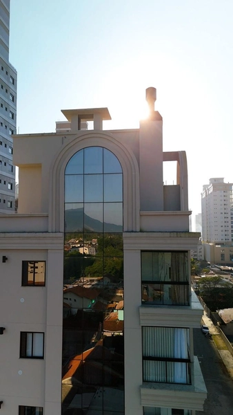 Apartamento pronto para morar, finamente mobiliado na Meia Praia: 6ª foto da galeria de imagens do imóvel