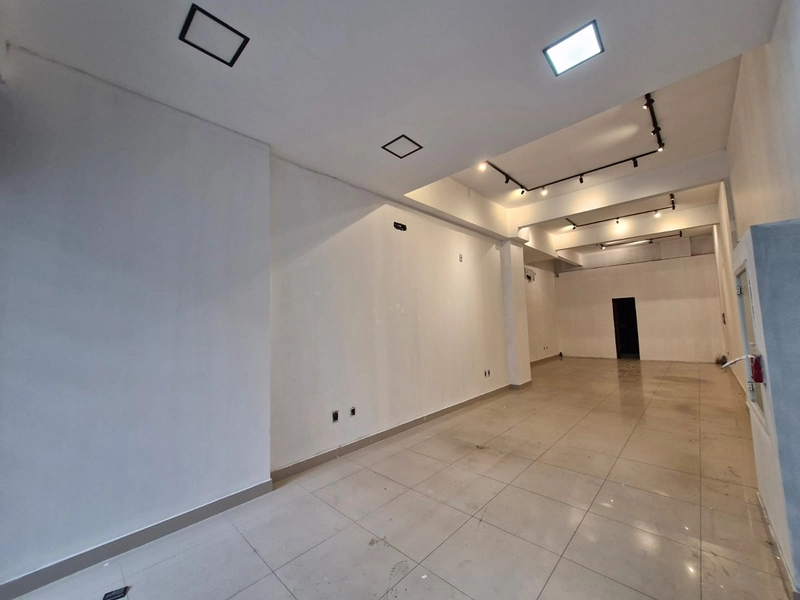SALA COMERCIAL PARA LOCAÇÃO – MEIA PRAIA, ITAPEMA/SC: 3ª foto da galeria de imagens do imóvel