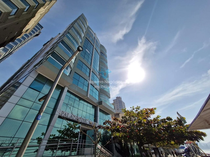 APARTAMENTO FRENTE PARA O MAR EM ITAPEMA 4 SUÍTES.: 1ª foto da galeria de imagens do imóvel