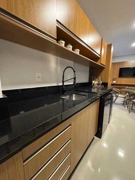 APARTAMENTO MOBILIADO EM MEIA PRAIA – CONFORTO E SOFISTICAÇÃO: 12ª foto da galeria de imagens do imóvel