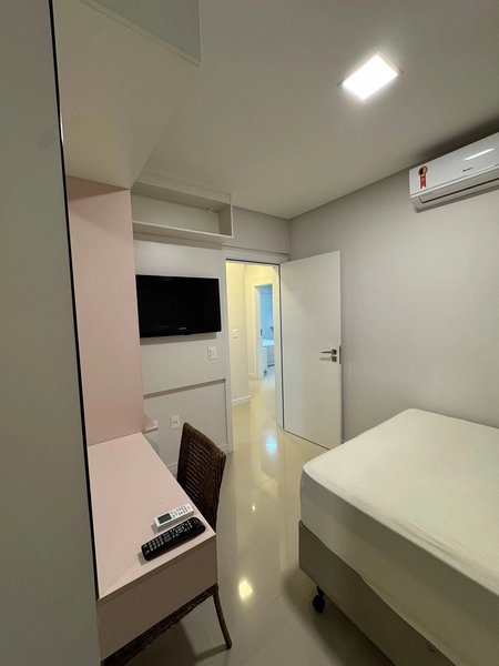 APARTAMENTO MOBILIADO EM MEIA PRAIA – CONFORTO E SOFISTICAÇÃO: 25ª foto da galeria de imagens do imóvel