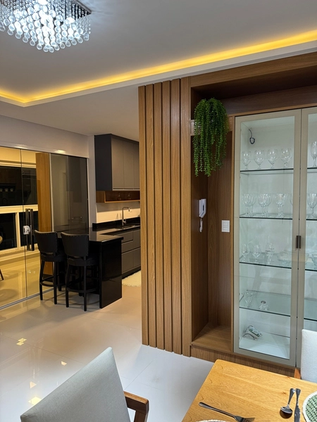 APARTAMENTO MOBILIADO EM MEIA PRAIA – CONFORTO E SOFISTICAÇÃO: 6ª foto da galeria de imagens do imóvel