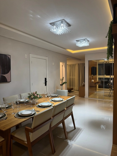 APARTAMENTO MOBILIADO EM MEIA PRAIA – CONFORTO E SOFISTICAÇÃO: 2ª foto da galeria de imagens do imóvel