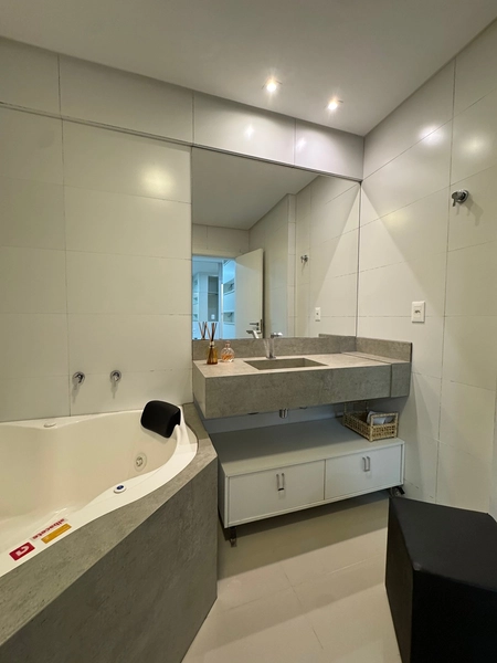 APARTAMENTO MOBILIADO EM MEIA PRAIA – CONFORTO E SOFISTICAÇÃO: 22ª foto da galeria de imagens do imóvel