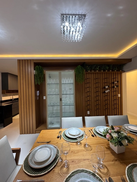 APARTAMENTO MOBILIADO EM MEIA PRAIA – CONFORTO E SOFISTICAÇÃO: 5ª foto da galeria de imagens do imóvel