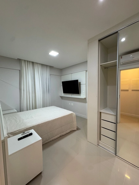 APARTAMENTO MOBILIADO EM MEIA PRAIA – CONFORTO E SOFISTICAÇÃO: 28ª foto da galeria de imagens do imóvel