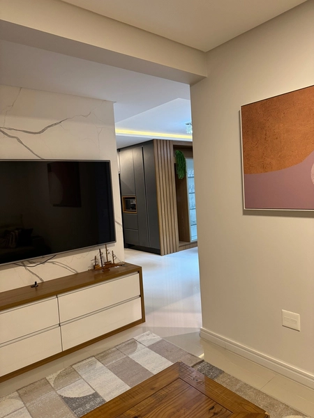 APARTAMENTO MOBILIADO EM MEIA PRAIA – CONFORTO E SOFISTICAÇÃO: 8ª foto da galeria de imagens do imóvel