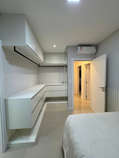 APARTAMENTO MOBILIADO EM MEIA PRAIA – CONFORTO E SOFISTICAÇÃO: 17ª foto da galeria de imagens do imóvel