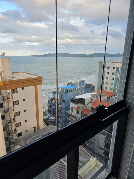 Localizado na quadra do mar - Apartamento 3 suítes, 3 vagas, Itapema.: 2ª foto da galeria de imagens do imóvel