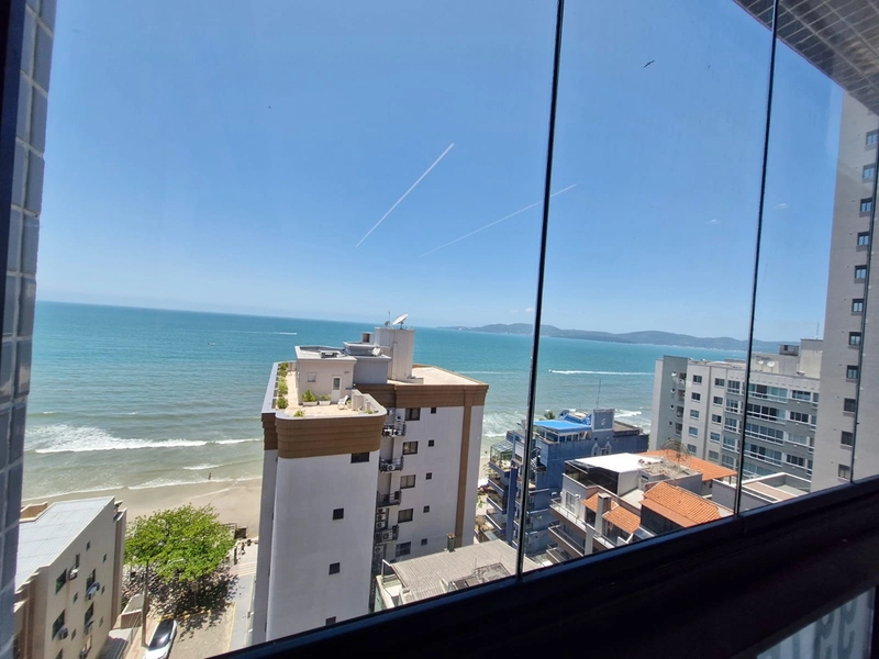 Localizado na quadra do mar - Apartamento 3 suítes, 3 vagas, Itapema.: 2ª foto da galeria de imagens do imóvel