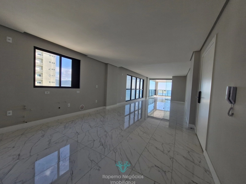 Localizado na quadra do mar - Apartamento 3 suítes, 3 vagas, Itapema.: 9ª foto da galeria de imagens do imóvel