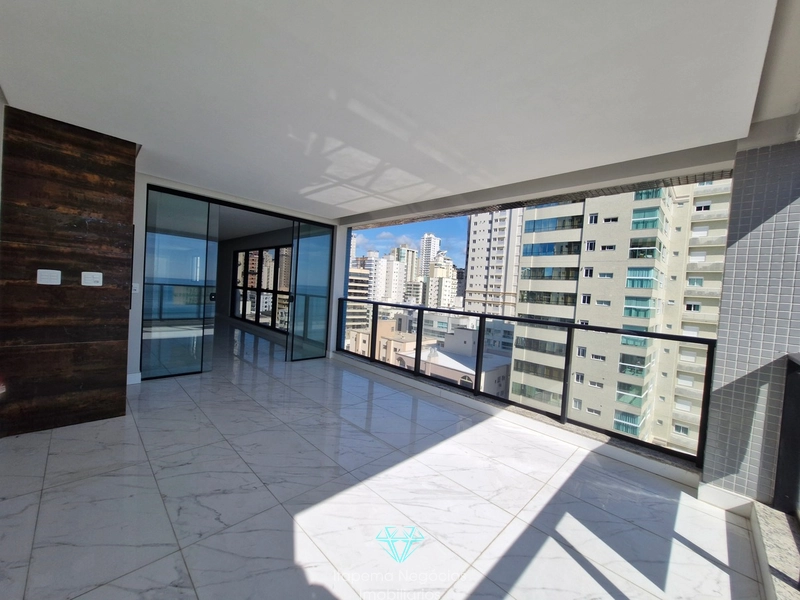 Localizado na quadra do mar - Apartamento 3 suítes, 3 vagas, Itapema.: 3ª foto da galeria de imagens do imóvel