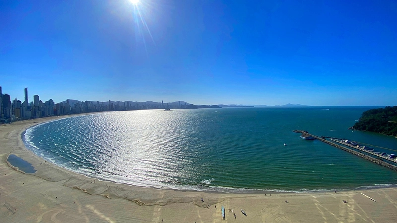 Apartamento Alto Padrão à Venda em Balneário Camboriú: 2ª foto da galeria de imagens do imóvel