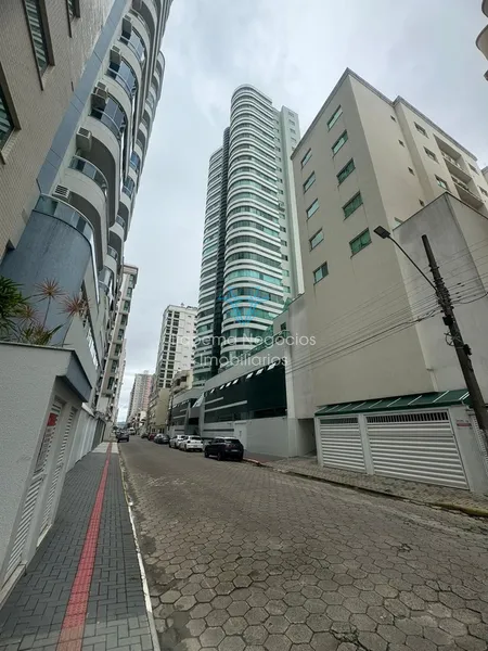 LINDO APTO MOBILIADO PARA MORADIA EM MEIA PRAIA.: 1ª foto da galeria de imagens do imóvel
