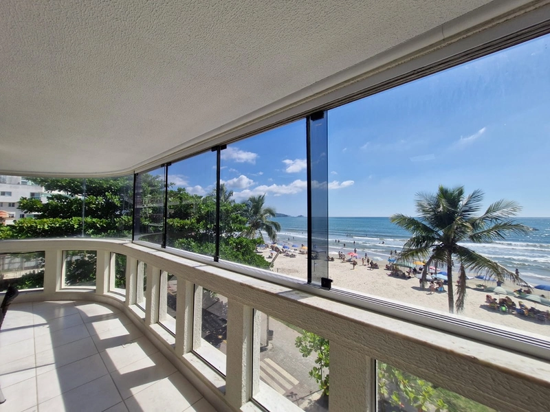 APARTAMENTO À VENDA – FRENTE MAR | 180m² | 3 SUÍTES | 2 VAGAS | MOBILIADO | Meia Praia: 4ª foto da galeria de imagens do imóvel