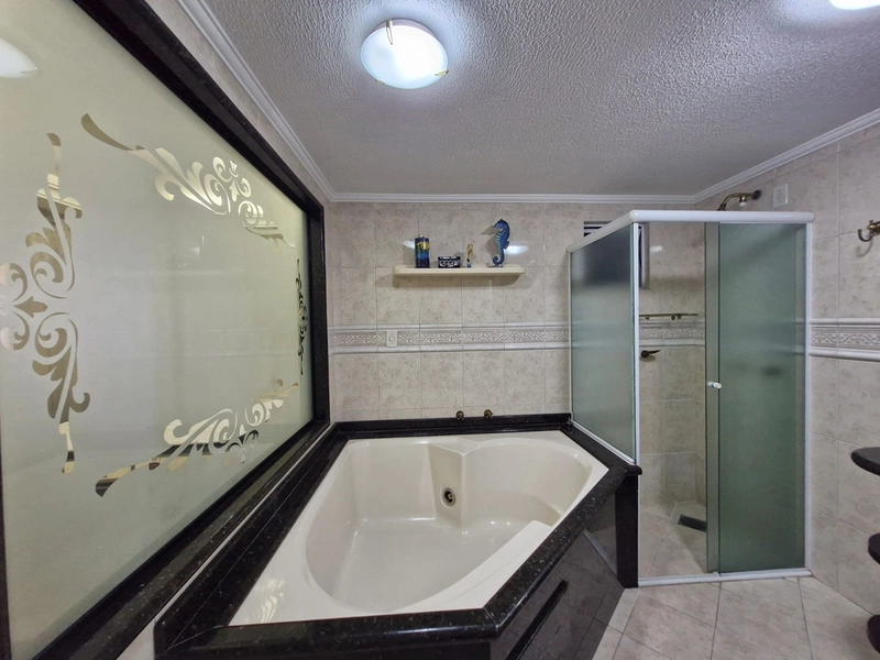 APARTAMENTO À VENDA – FRENTE MAR | 180m² | 3 SUÍTES | 2 VAGAS | MOBILIADO | Meia Praia: 21ª foto da galeria de imagens do imóvel