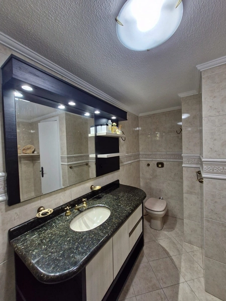 APARTAMENTO À VENDA – FRENTE MAR | 180m² | 3 SUÍTES | 2 VAGAS | MOBILIADO | Meia Praia: 25ª foto da galeria de imagens do imóvel