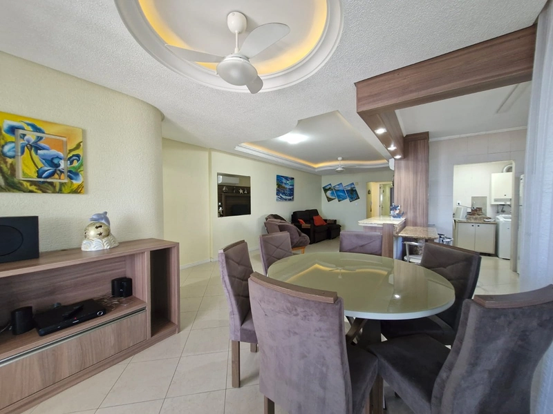 APARTAMENTO À VENDA – FRENTE MAR | 180m² | 3 SUÍTES | 2 VAGAS | MOBILIADO | Meia Praia: 6ª foto da galeria de imagens do imóvel