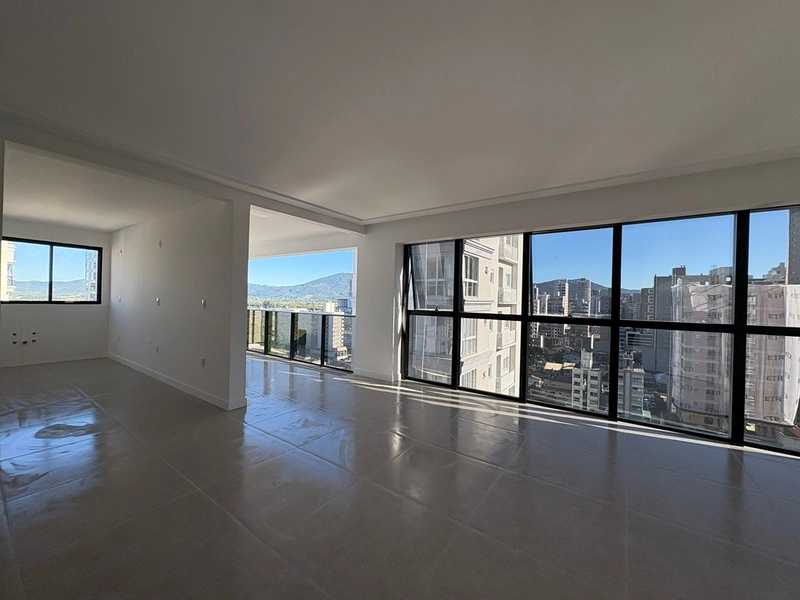 APARTAMENTO À VENDA – TERCEIRA QUADRA DA MEIA PRAIA: 2ª foto da galeria de imagens do imóvel