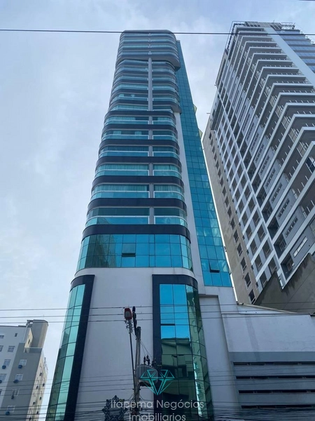 APARTAMENTO NA MEIA PRAIA ITAPEMA | 4 SUÍTES | 209M²: 1ª foto da galeria de imagens do imóvel