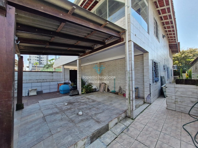 LOCAÇÃO – CASA EM BALNEÁRIO PEREQUÊ: 2ª foto da galeria de imagens do imóvel