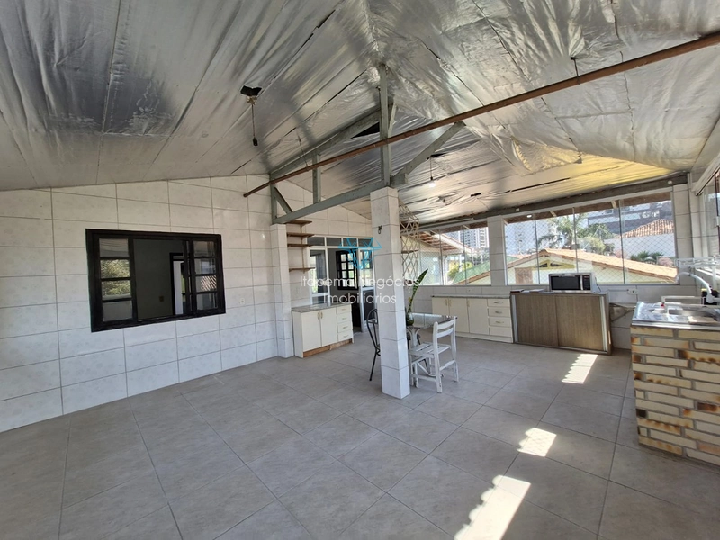 LOCAÇÃO – CASA EM BALNEÁRIO PEREQUÊ: 16ª foto da galeria de imagens do imóvel