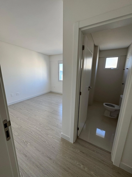Apartamento de alto padrão localizado no centro de meia praia quadra mar: 10ª foto da galeria de imagens do imóvel