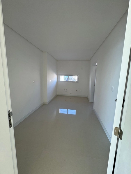 Apartamento de alto padrão localizado no centro de meia praia quadra mar: 14ª foto da galeria de imagens do imóvel