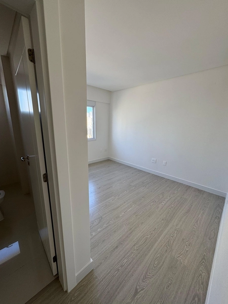 Apartamento de alto padrão localizado no centro de meia praia quadra mar: 13ª foto da galeria de imagens do imóvel