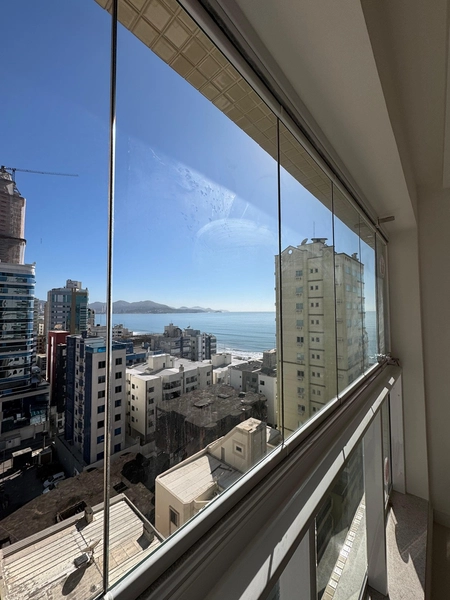 Apartamento de alto padrão localizado no centro de meia praia quadra mar: 3ª foto da galeria de imagens do imóvel